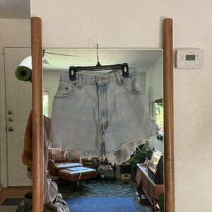 Levis Jean Cut-off Shorts